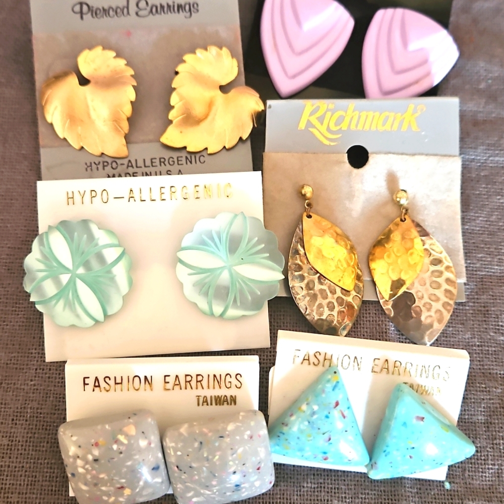 6 Pair Of 1980s Earrings New Old Stock Lucite, Hammered Metal, Mother Of Pearl